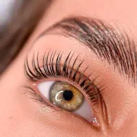 کاشت مژه و ناخن و لیفت و لمینت  20 تخفیف