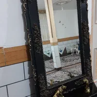 میز و آیینه سالم و تمیز