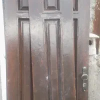 در ورودی آپارتمان