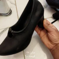 کفش|کیف، کفش، کمربند|بومهن, |دیوار