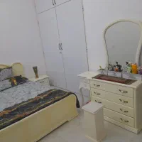 تخت و تشک و میز آرایش|تخت و سرویس خواب|قم, قلعه یزدیها|دیوار