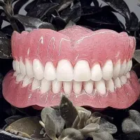 لابراتوار دندانسازی وثوقی(پروتز متحرک)