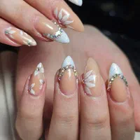 اجاره میز ناخن،صندلی رنگ و کراتین ومیکاپ وشینیون|خدمات زیبایی و سلامت|تهران, عبدلآباد|دیوار