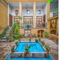 2 طبقه دارای 4 اتاق دربست کامل در اختیار 72 متر