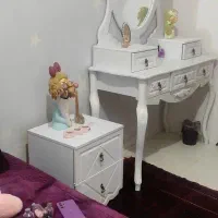 تخت یک نفره و میز لوازم آرایش و پاتختی|مبلمان خانگی و میز عسلی|مشهد, کوی المهدی|دیوار