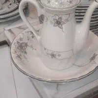 یک عددسرویس چینی ۱۲نفره سالم و نو