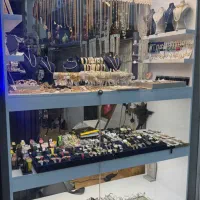 ویترین استند پانچی مغازه دکور