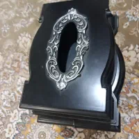 جای دستمال کاغذی و سطل اشغالی بغل بوفه