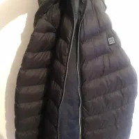 کاپشن درجه ۱ با قابلیت وصل پاوربانک برای گرم شدن