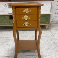 میز تلفن و کنار سالنی