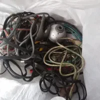 عنوان کابل و یک آمپ