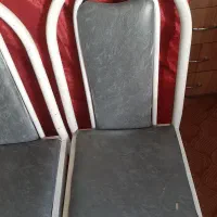 دوعدد صندلی محکم و سالم