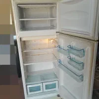 یخچال فریزر درحدنو کاملا سالم درحال کار