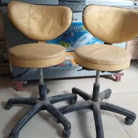 فروش فوریصندلی چرخ دار قابل تنظیم ارتفاع و درحد نو