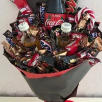 خوراکی همراه تعدادی گل