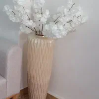 گل و گلدان نو و شیک