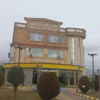 به یک اشپز نیازمندیم