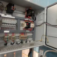 سازنده تابلو برق صنعتی،عیب یابی،درایو اینورتر،plc|خدمات پیشه و مهارت|کرج, چهارصد دستگاه|دیوار