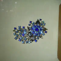 گل سینه و ساعت زنانه و مردانه