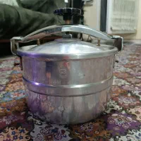 زودپز سالم جنس محکم وقدیمی استفاده نشده|ظروف پخت‌وپز|تاکستان, |دیوار