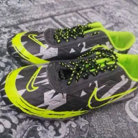 کفش چمنی فوتبال سایز ۳۹