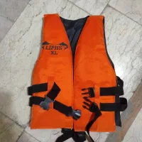 جلیقه نجات . ورزشهای آبی قایق کشتی غریق نجات