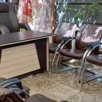 صندلی ومیز اداری
