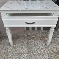 میز سالم دوپایه به دیوار وصل میشه