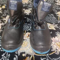 سه جفت کفش کار