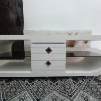 میز تلویزیون در حد نو