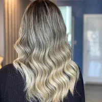 رنگ و لایت حرفه ای قیمت مناسب|خدمات آرایشگری و زیبایی|قزوین, |دیوار