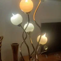 آباژور ایستاده