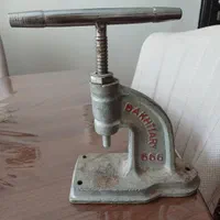 دستگاه پرس دکمه بختیار 666