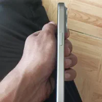 اپل iPhone 15 Pro با حافظهٔ ۲۵۶ گیگابایت
