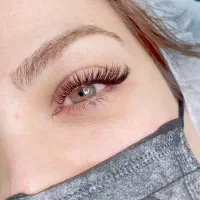 خدایی با این قیمت کجا برات اکستنشن مژه انجام میدن