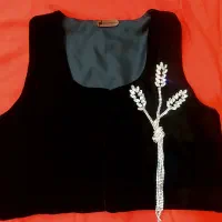 جلیقه مخمل سنگدوزی  ارسال با پست رایگان