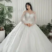 دوخت لباس عروس و مجلسی به صورت تخصصی