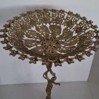 میز تلفن ، کنار سالنی ، شمعدان