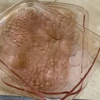 کاسه و بشقاب صورتی مدل برگی و دو عدد دیس صورتی