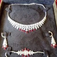 سرویس نقره|جواهرات|نجفآباد, باغ ملی|دیوار