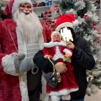 مامانوئل کریسمس ترند روز اروپایی مرکز پخش