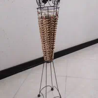 گلدان فرفورژه به همراه گل|گل مصنوعی|اصفهان, کوی امیریه|دیوار