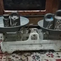 ترازو و آبمیوه گیری