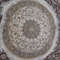 قالیچه گرد و  کناره یک در ۳ متر  هردو برند زمرد