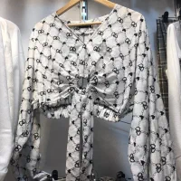 بعلت تغییر شغل|لباس|تربت جام, شاد|دیوار