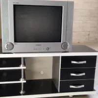 تلویزیون۲۹ اینچ و میز تلویزیون سالم|تلویزیون و پروژکتور|محمدیه-قزوین, |دیوار