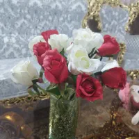 باکس گل مصنوعی و16شاخه رز مصنوعی|گل مصنوعی|مشهد, سرافرازان|دیوار
