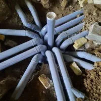 لوله کشی و تعمیرات آب و فاضلاب و گاز. نصب پمپ