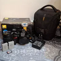 دوربین 5600D و لنز کیت به همراه وسایل جانبی