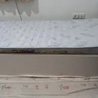 میز عسلی در حد نو تخت خواب یک نفره و کمد و جاکفشی|مبلمان خانگی و میز عسلی|سمنان, |دیوار